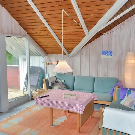 Four-bedroom Holiday Ostmarken 08 *